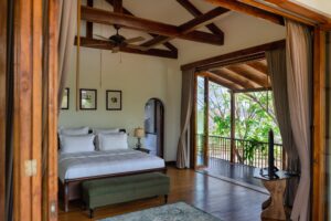 River Kwai House - Upstairs bedroom with balcony doors