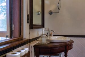 River Kwai House - Bathroom vanity