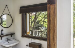 River Kwai House - Upstairs Bathroom River View